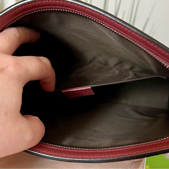 GUCCI GG SUPREME BLOOMS TOILETRY BAG/CLUTCH - Picture 10 of 15